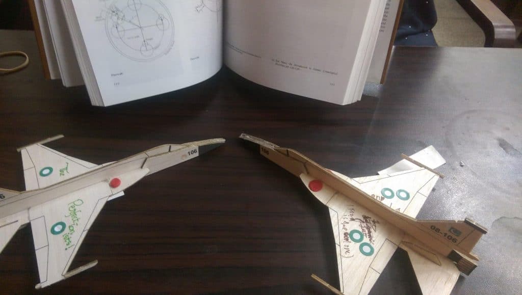 Cardboard jet models