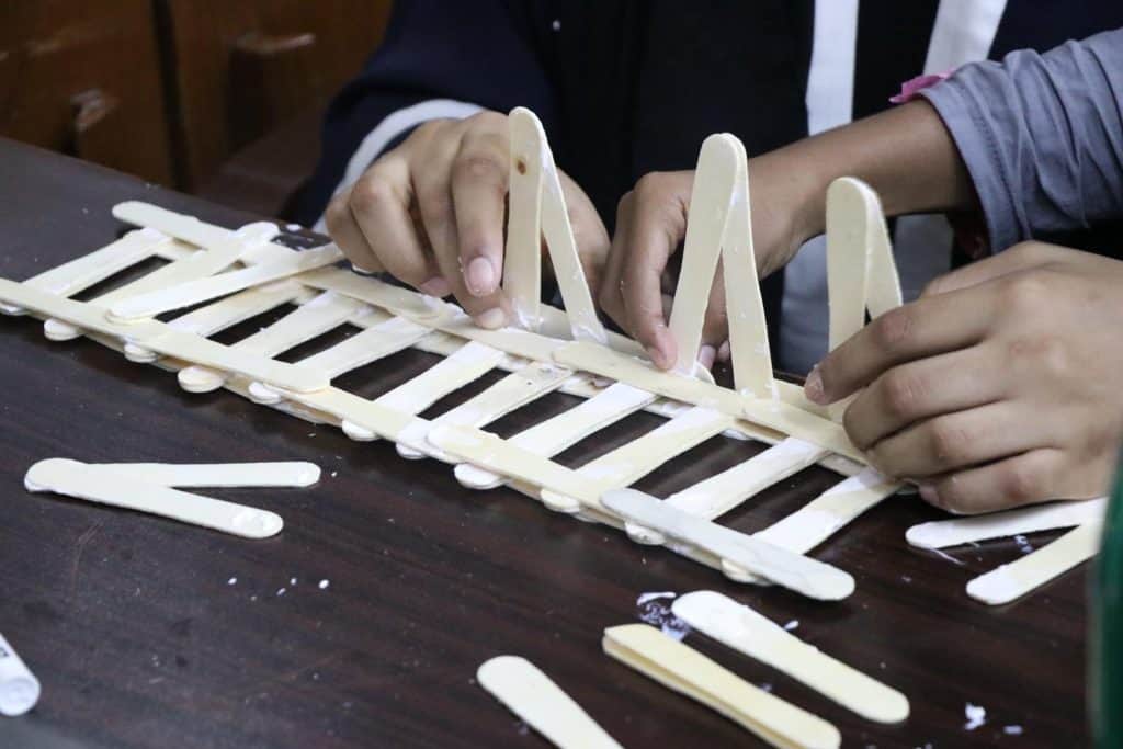 Wing construction with sticks